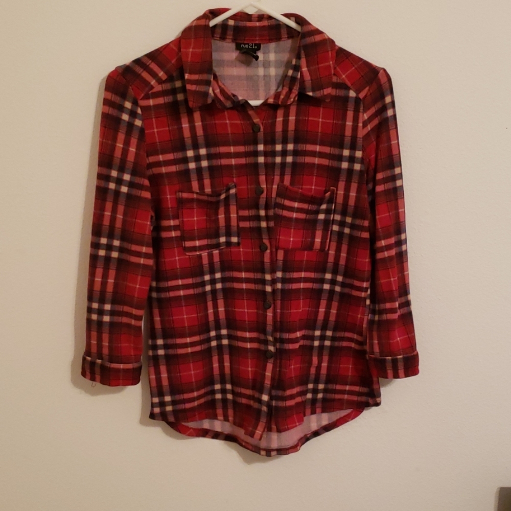 Super cute quarter sleeved plaid shirt